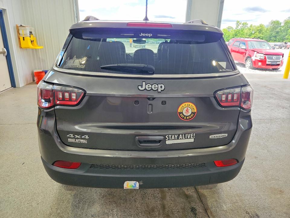 Снимка 6 от търг – 2018 JEEP COMPASS с VIN 3C4NJDBB9JT485574