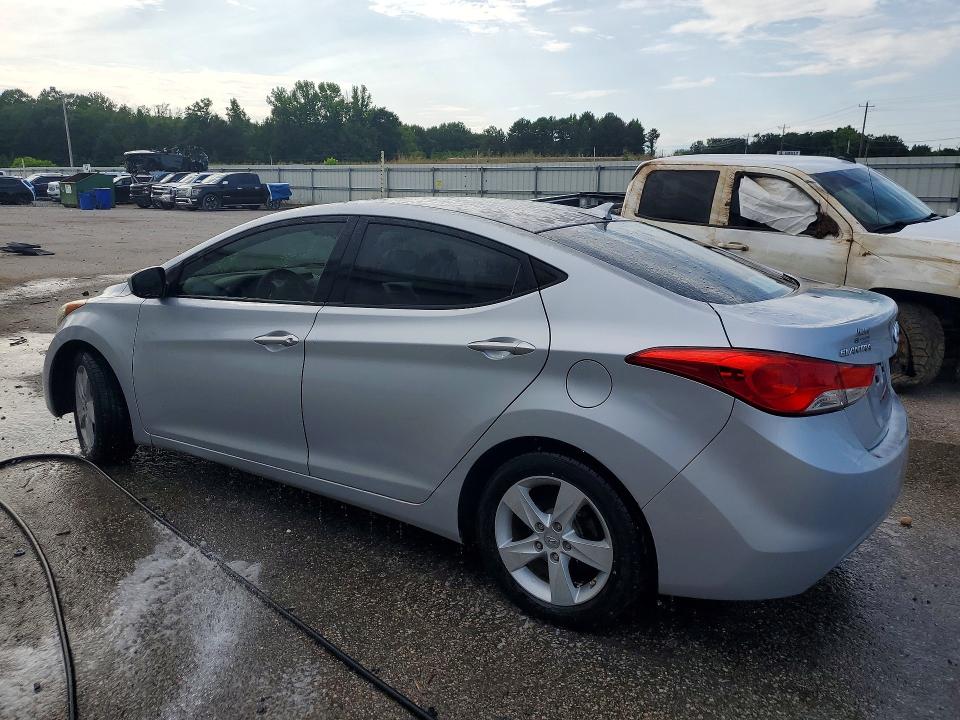 Photo 2 from auction – 2011 HYUNDAI ELANTRA with VIN 5NPDH4AE4BH025470