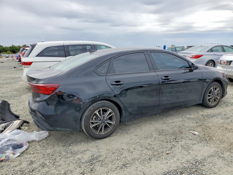 Photo 3 from auction – 2023 KIA FORTE with VIN 3KPF24AD2PE643089