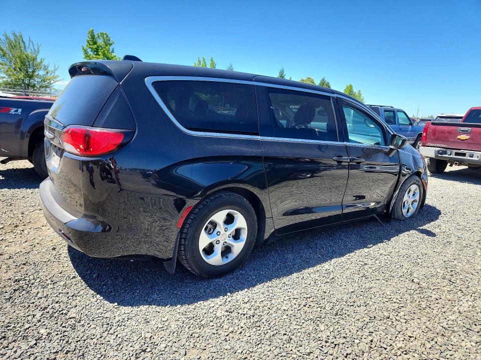 Photo 3 from auction – 2017 CHRYSLER PACIFICA with VIN 2C4RC1CG7HR747948