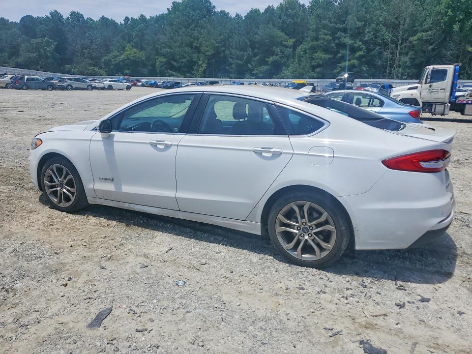 Photo 2 from auction – 2019 FORD FUSION with VIN 3FA6P0RU5KR116783