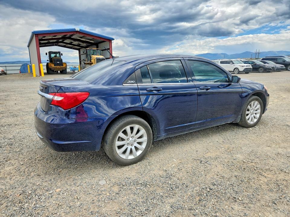 Photo 3 from auction – 2013 CHRYSLER 200 with VIN 1C3CCBBB5DN612657