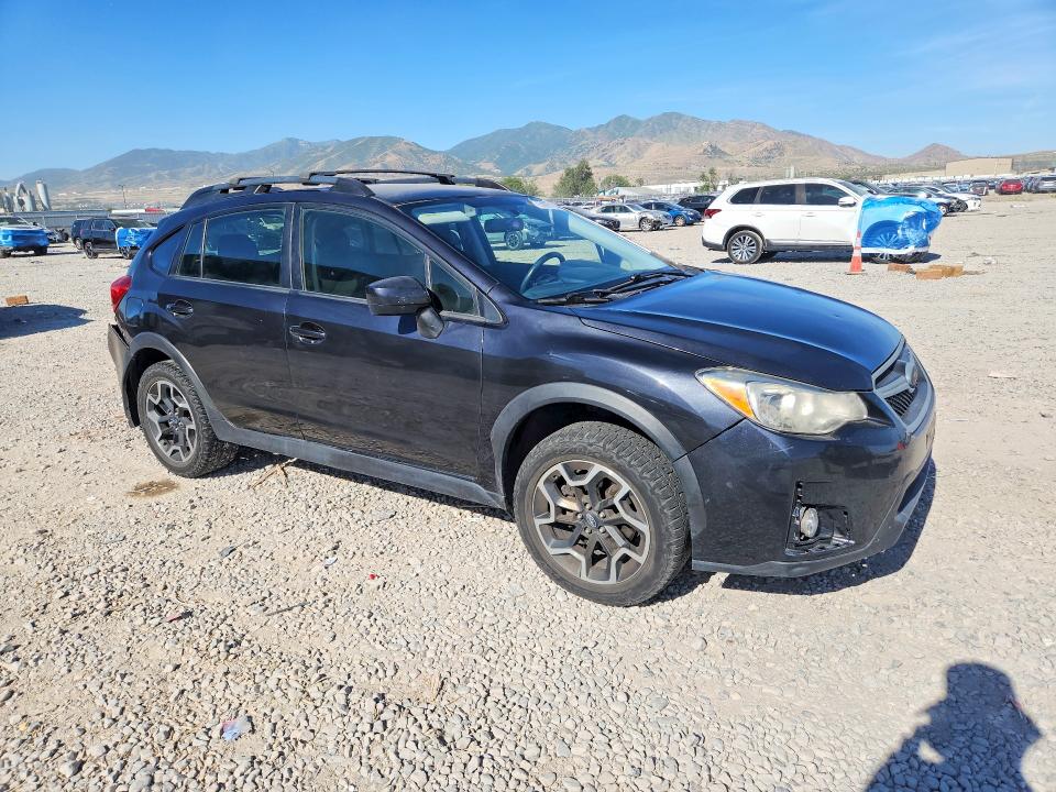 Photo 4 from auction – 2017 SUBARU CROSSTREK with VIN JF2GPADC3H8260153