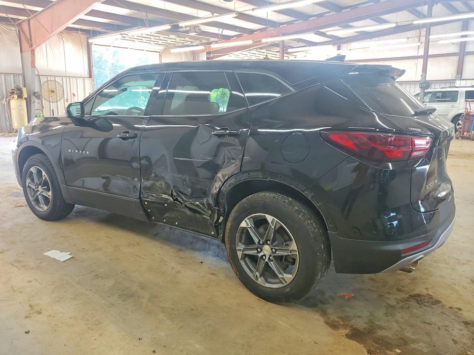Photo 2 from auction – 2023 CHEVROLET BLAZER 1LT with VIN 3GNKBHR43PS221979