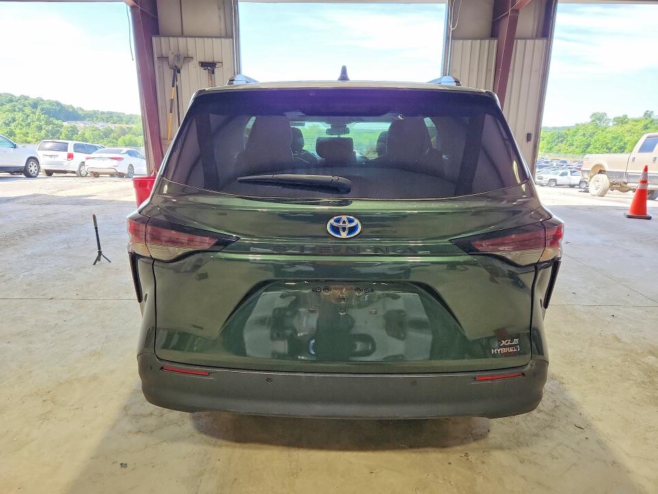 Photo 6 from auction – 2023 TOYOTA SIENNA with VIN 5TDYRKEC6PS146126