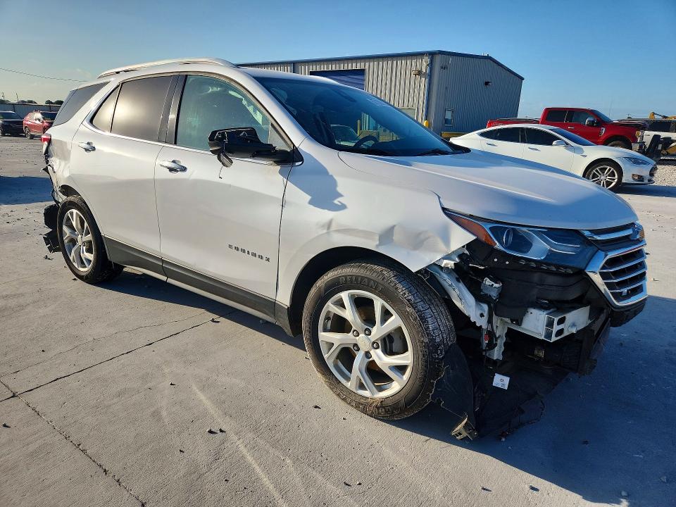 Photo 4 from auction – 2020 CHEVROLET EQUINOX with VIN 3GNAXNEV4LS625815