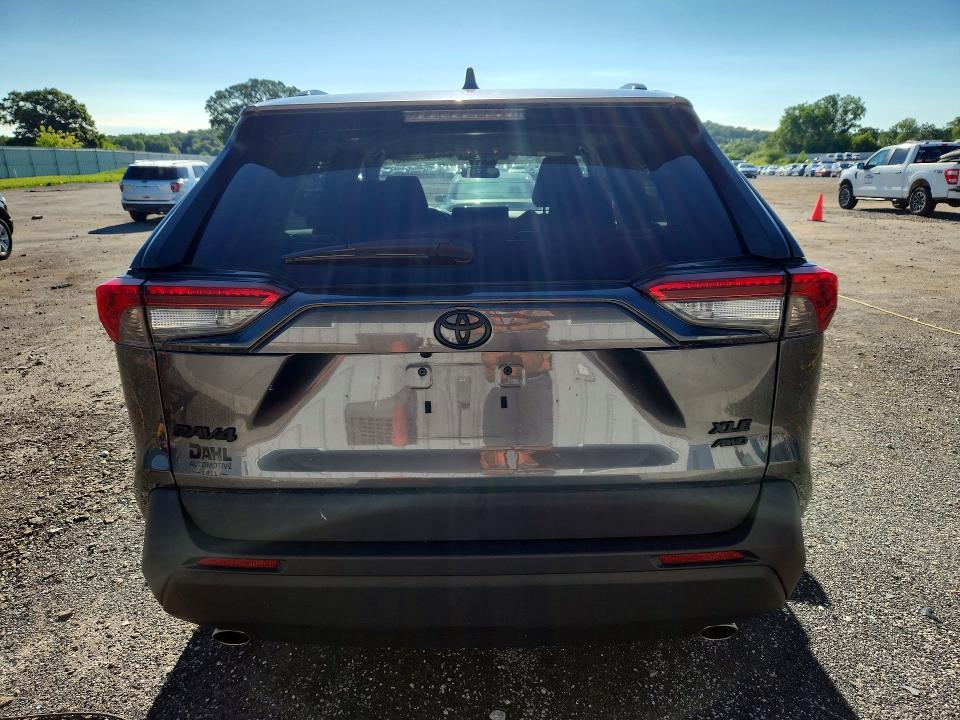Photo 6 from auction – 2020 TOYOTA RAV4 with VIN 2T3P1RFV8LC128944