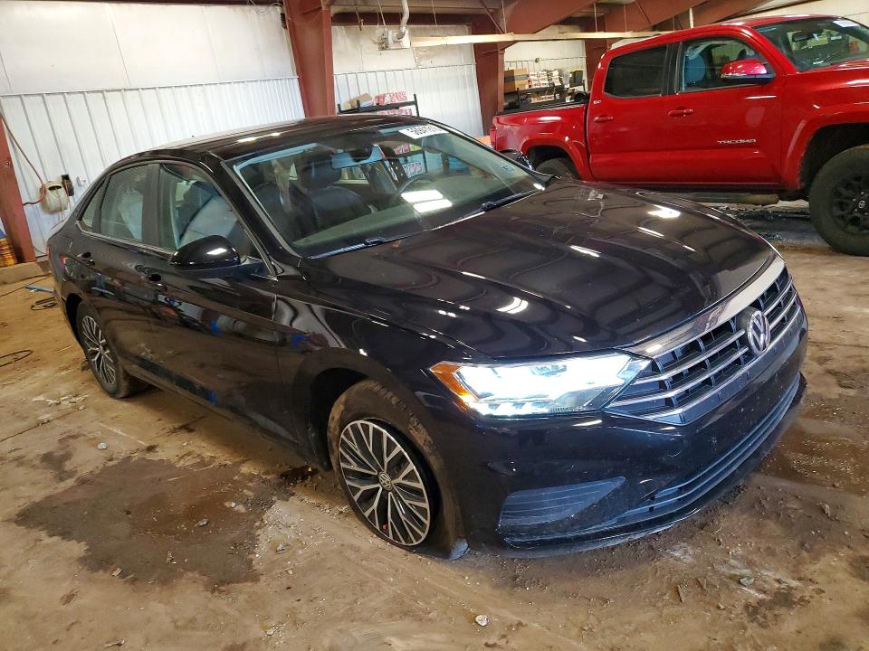 Photo 4 from auction – 2020 VOLKSWAGEN JETTA with VIN 3VWCB7BU3LM002047