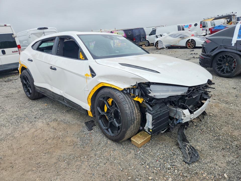 Photo 4 from auction – 2024 LAMBORGHINI URUS with VIN ZPBUC3ZL4RLA35636