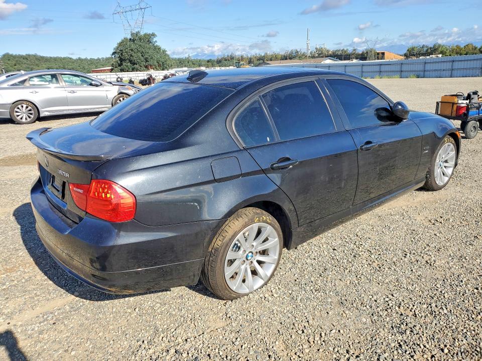 Photo 3 from auction – 2011 BMW 328 with VIN WBAPK5C5XBA661249
