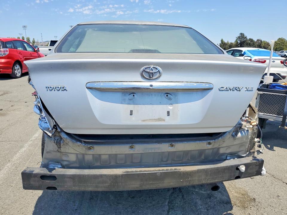 Photo 6 from auction – 2004 TOYOTA CAMRY with VIN 4T1BE30K14U850422