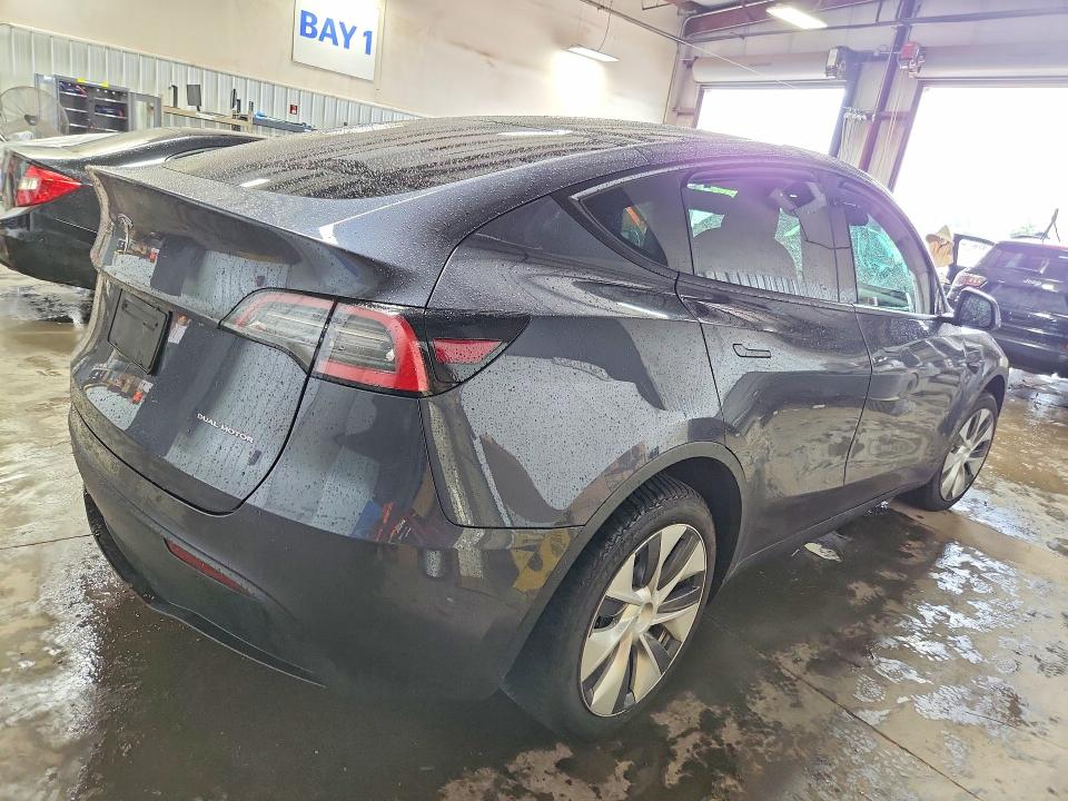Photo 3 from auction – 2020 TESLA MODEL  Y with VIN 5YJYGDEE6LF048022