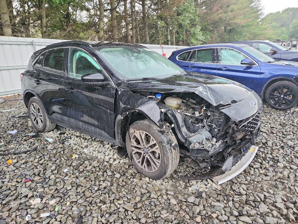 Photo 4 from auction – 2020 FORD ESCAPE with VIN 1FMCU9H65LUC46355