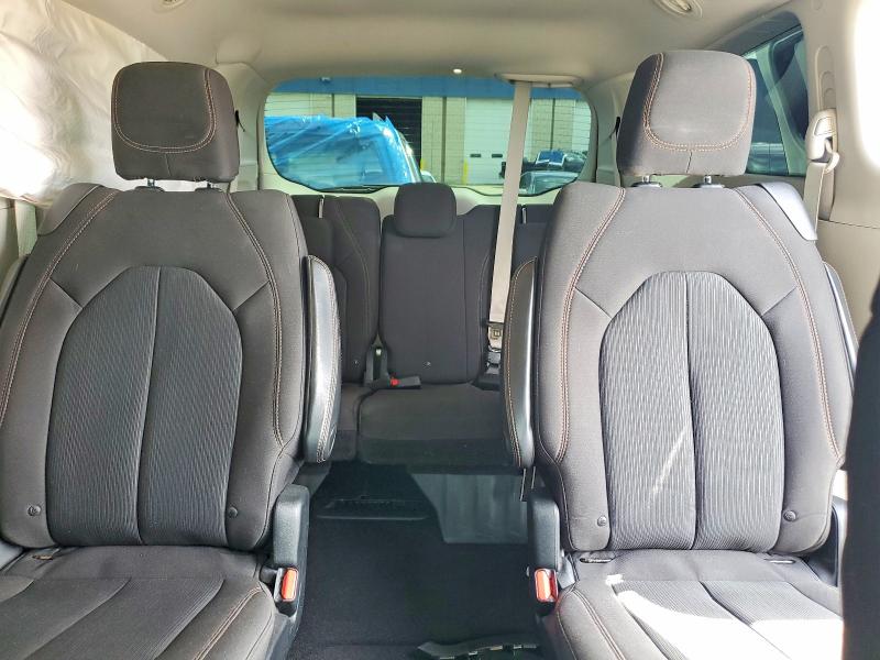 Photo 10 from auction – 2017 CHRYSLER PACIFICA with VIN 2C4RC1CG6HR708722