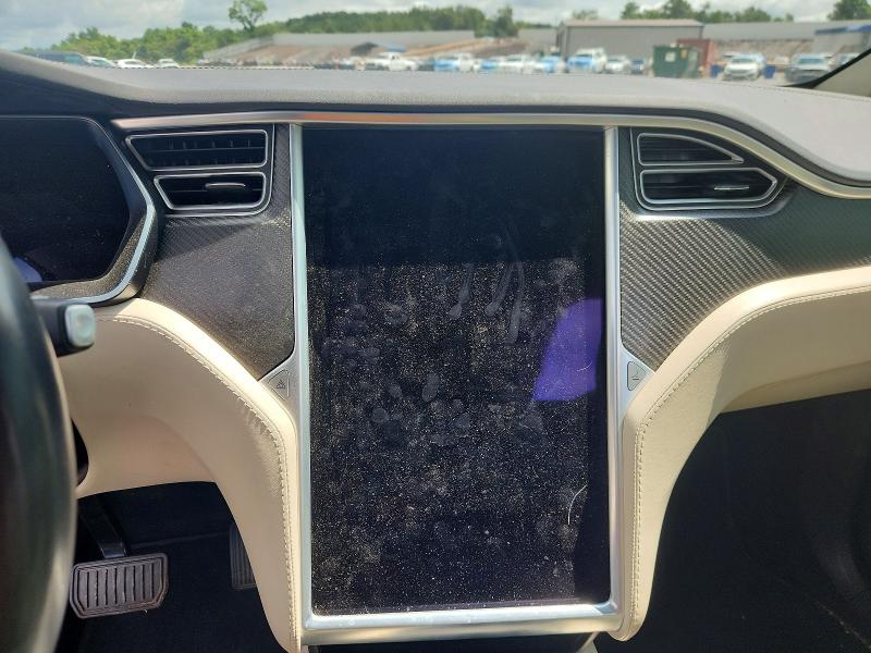 Photo 9 from auction – 2017 TESLA MODEL X with VIN 5YJXCBE20HF077010
