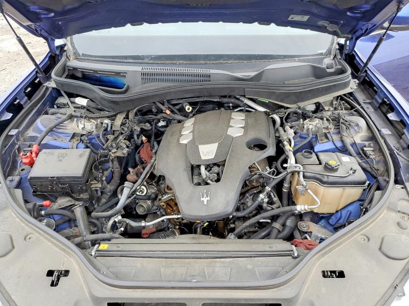 Photo 12 from auction – 2017 MASERATI LEVANTE with VIN ZN661XUA4HX214431
