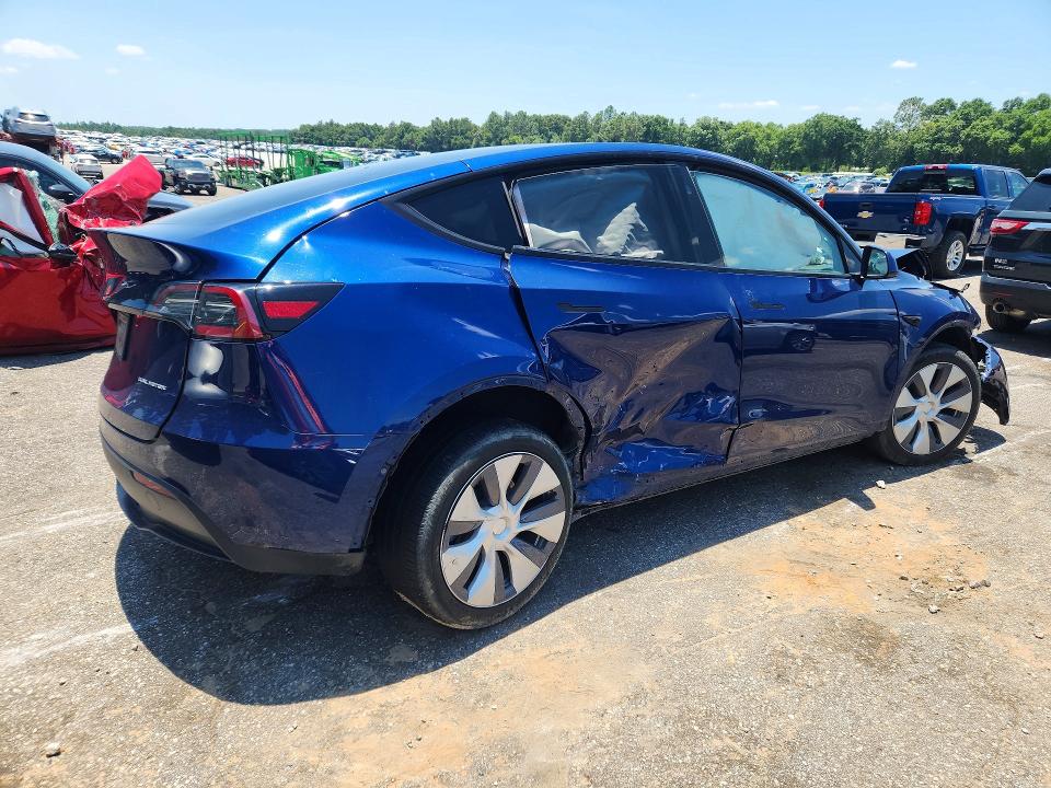 Photo 3 from auction – 2024 TESLA MODEL Y with VIN 7SAYGDEE4RA236031