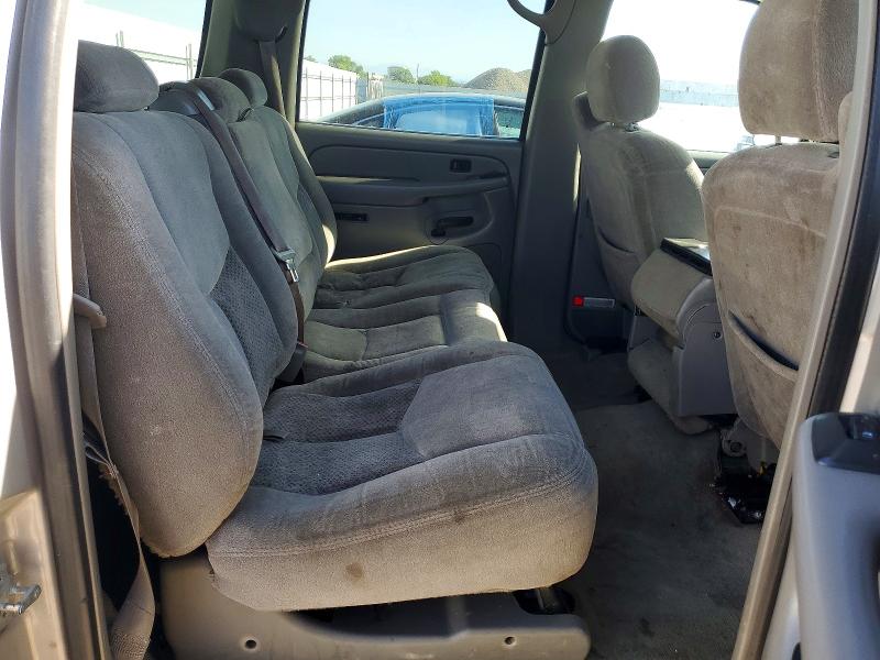 Photo 11 from auction – 2005 CHEVROLET SUBURBAN with VIN 1GNFK16Z35J105432