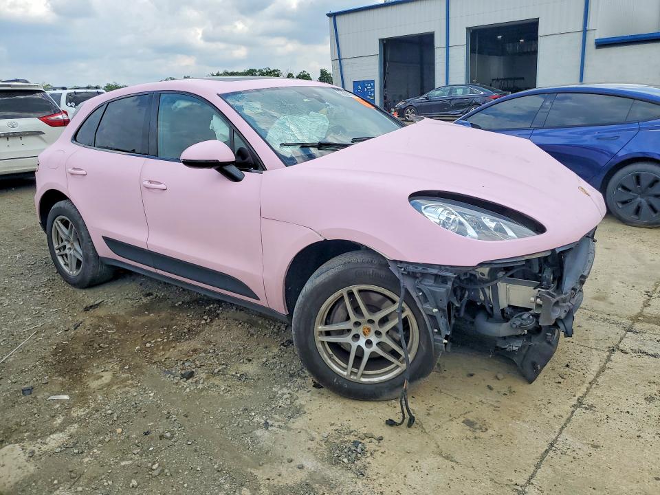 Photo 4 from auction – 2018 PORSCHE MACAN with VIN WP1AA2A54JLB24357