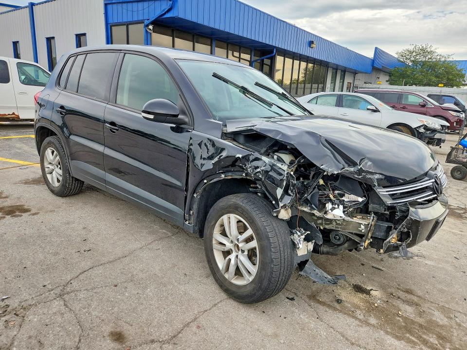 Photo 4 from auction – 2012 VOLKSWAGEN TIGUAN with VIN WVGAV7AX7CW524852