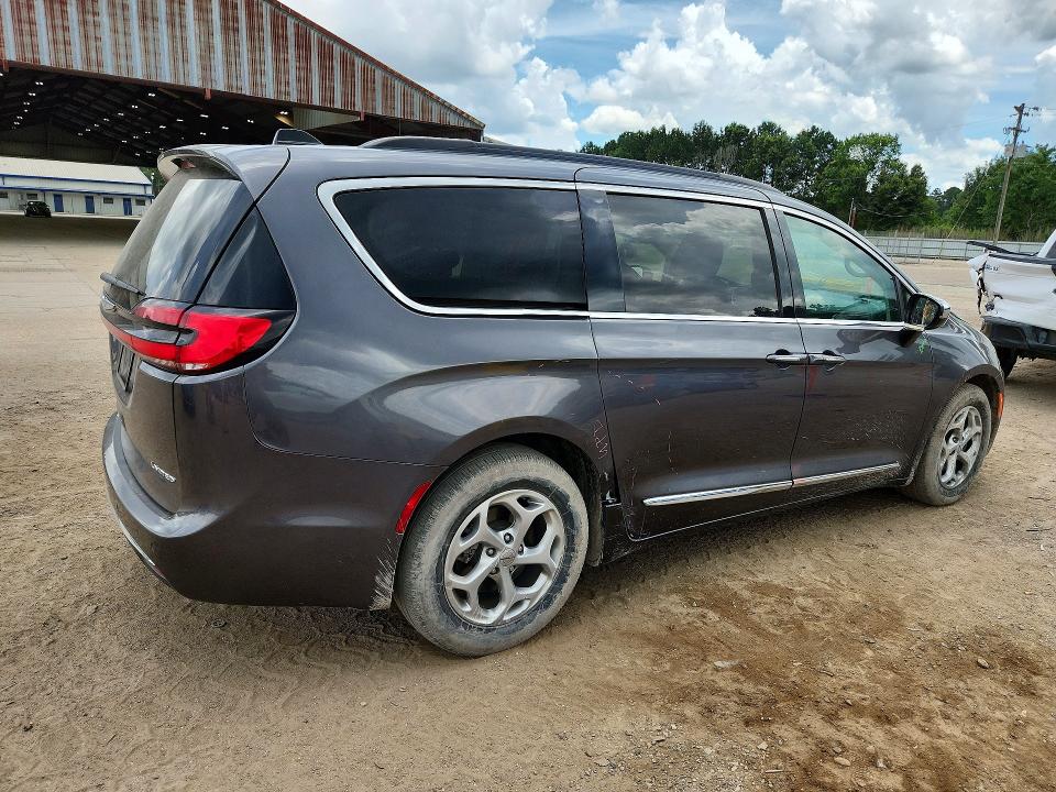 Photo 3 from auction – 2023 CHRYSLER PACIFICA with VIN 2C4RC1GG3PR610840