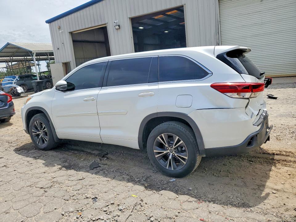 Photo 2 from auction – 2018 TOYOTA HIGHLANDER with VIN 5TDBZRFH9JS834119