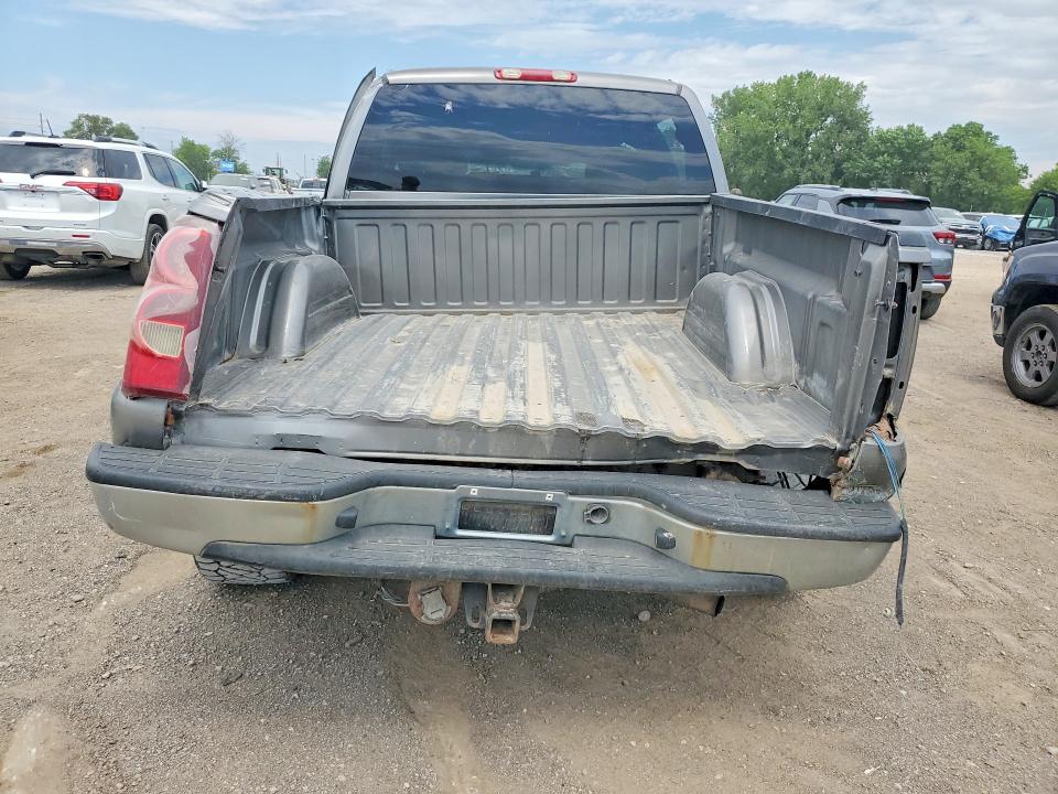 Photo 6 from auction – 2006 CHEVROLET SILVERADO with VIN 1GCEC19T46Z208547