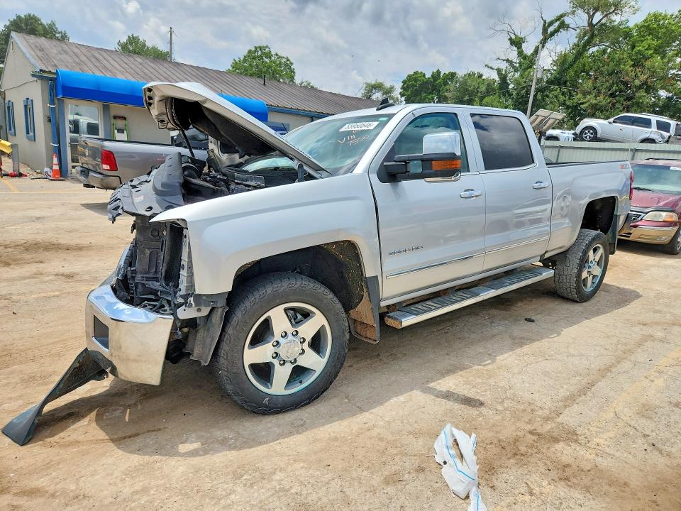 CHEVROLET SILVERADO 2018 with VIN 1GC1KWEY9JF217500 - Photo from auction