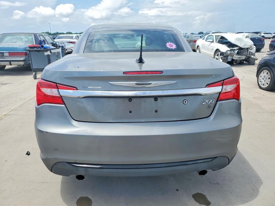 Foto 6 de la subasta – 2013 CHRYSLER 200 con VIN 1C3BCBGGXDN655374