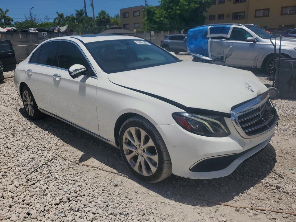 Photo 4 from auction – 2017 MERCEDES-BENZ E with VIN WDDZF4JB9HA072775
