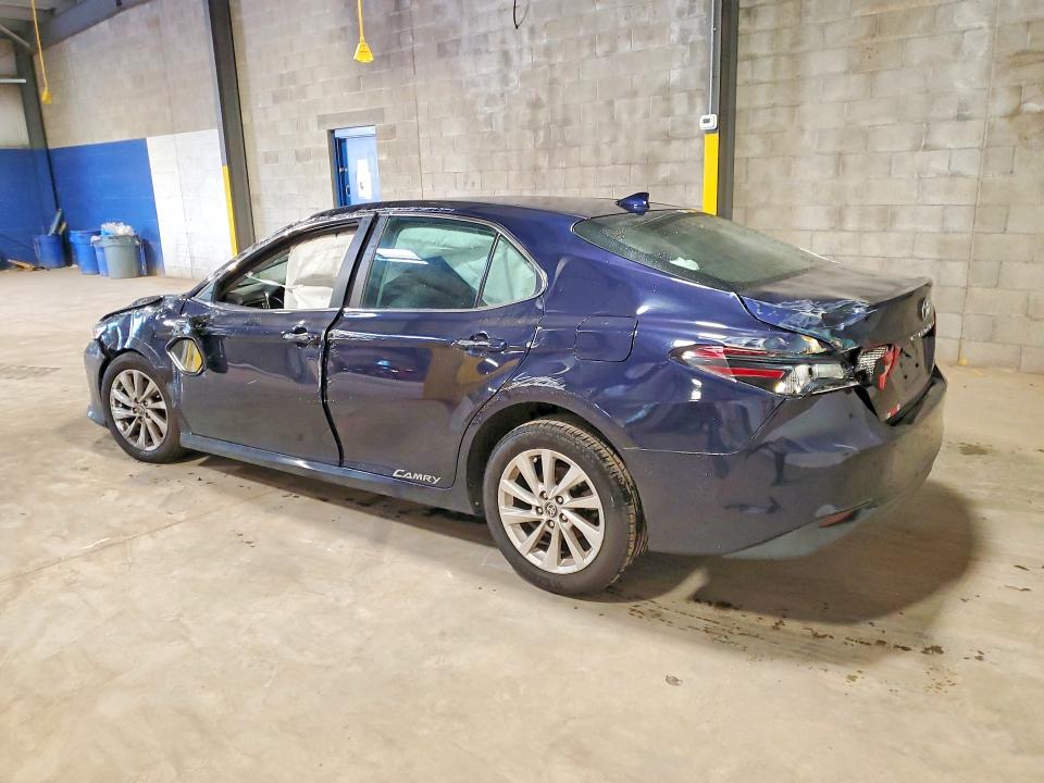 Photo 2 from auction – 2022 TOYOTA CAMRY with VIN 4T1C11AK7NU652187