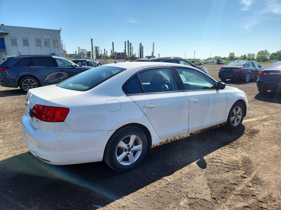 Photo 3 from auction – 2011 VOLKSWAGEN JETTA with VIN 3VW2K7AJ7BM347955