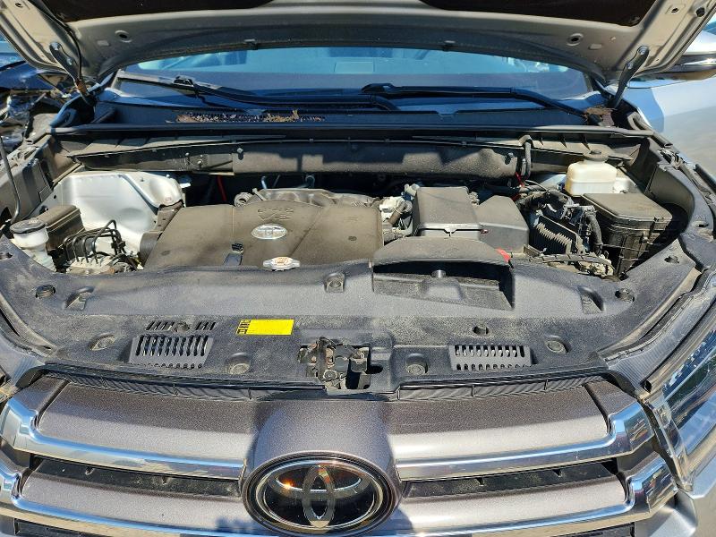 Photo 12 from auction – 2019 TOYOTA HIGHLANDER with VIN 5TDDZRFH3KS946568