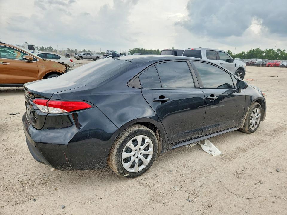 Photo 3 from auction – 2021 TOYOTA COROLLA with VIN 5YFEPMAE2MP240150
