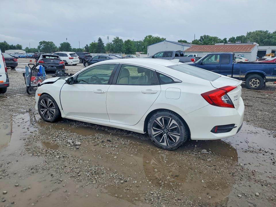 Photo 2 from auction – 2018 HONDA CIVIC with VIN JHMFC1F3XJX022569