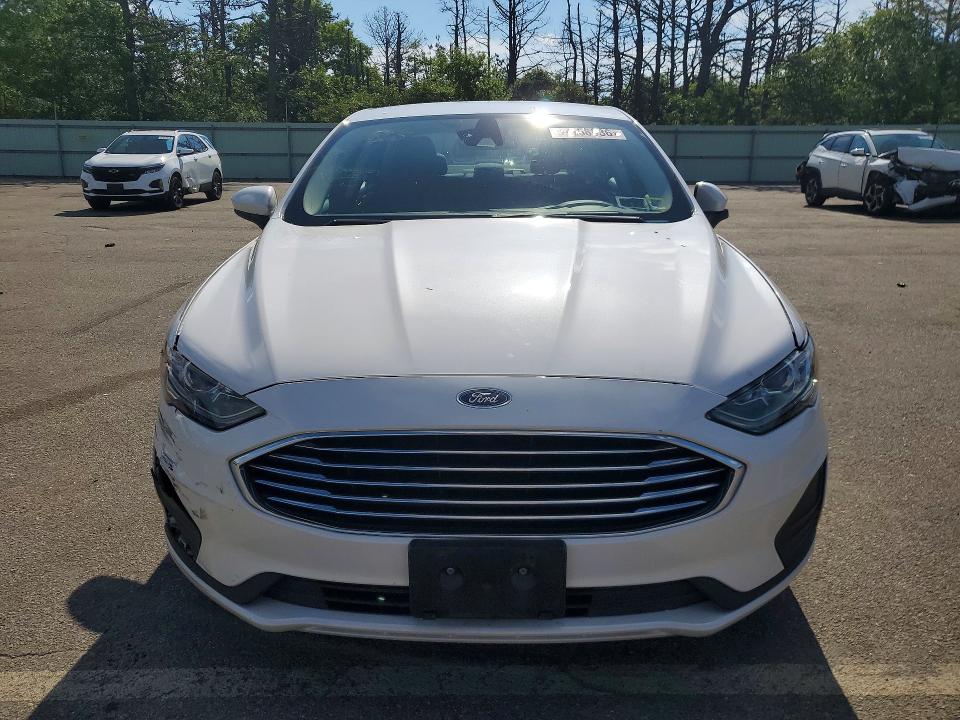 Photo 5 from auction – 2019 FORD FUSION with VIN 3FA6P0LU6KR157397