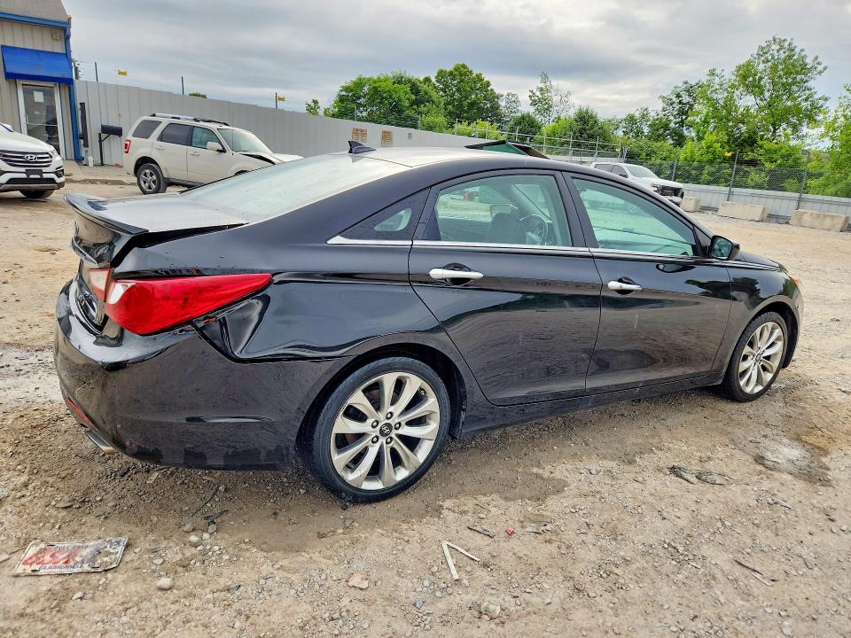 Photo 3 from auction – 2013 HYUNDAI SONATA with VIN 5NPEC4AC5DH741640
