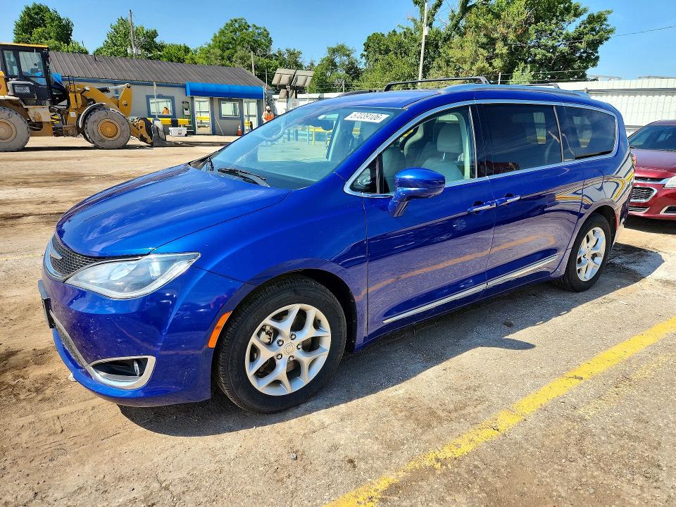 CHRYSLER PACIFICA 2019 with VIN 2C4RC1EG0KR549457 - Photo from auction