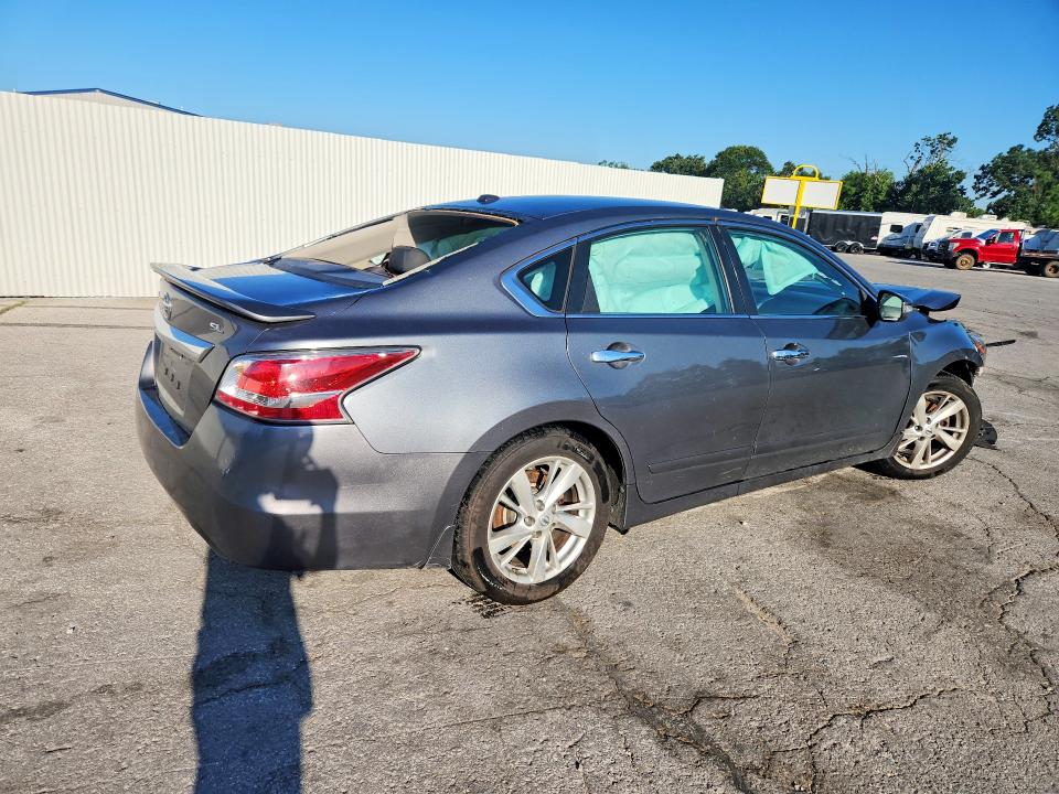 Photo 3 from auction – 2015 NISSAN ALTIMA with VIN 1N4AL3AP1FN889692