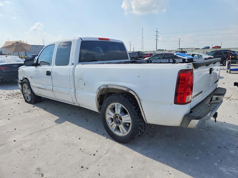 Photo 2 from auction – 2003 CHEVROLET SILVERADO with VIN 2GCEC19V431118319