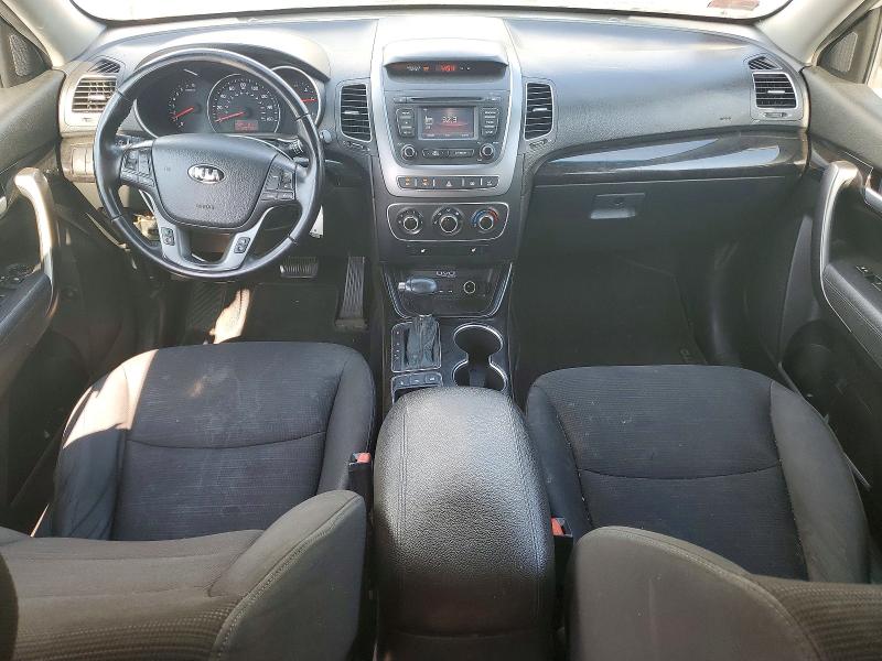 Photo 8 from auction – 2015 KIA SORENTO with VIN 5XYKT4A79FG585599