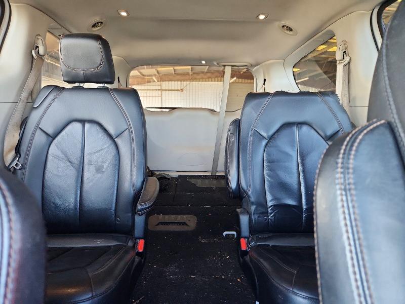 Photo 10 from auction – 2017 CHRYSLER PACIFICA with VIN 2C4RC1BG1HR535399