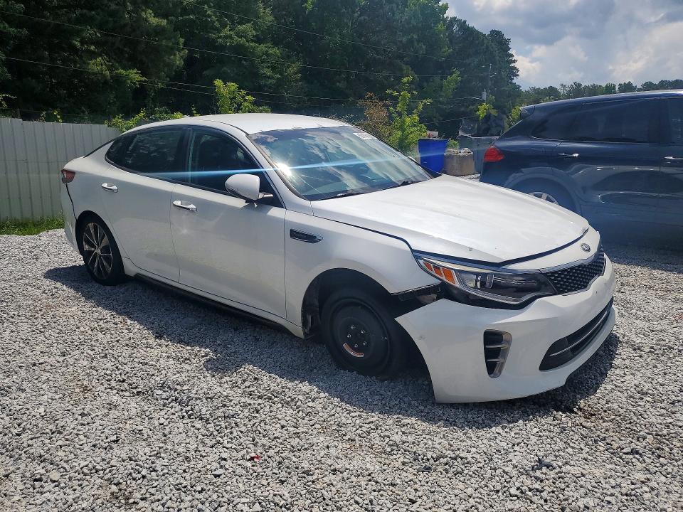 Photo 4 from auction – 2016 KIA OPTIMA with VIN 5XXGW4L20GG022090