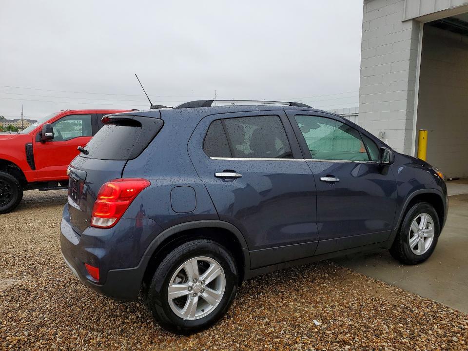 Photo 3 from auction – 2019 CHEVROLET TRAX with VIN 3GNCJPSB1KL198991