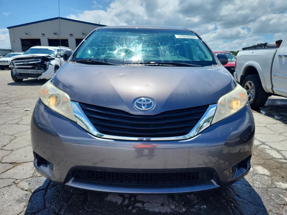 Photo 5 from auction – 2012 TOYOTA SIENNA with VIN 5TDKK3DCXCS203648