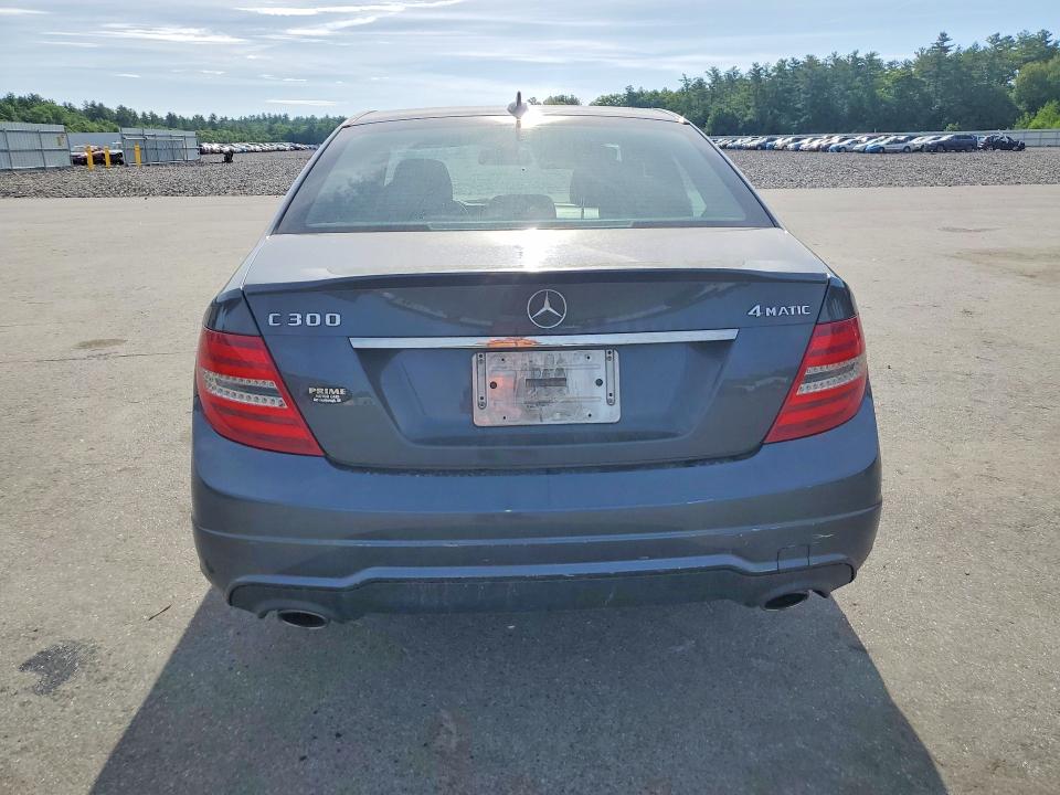 Photo 6 from auction – 2013 MERCEDES-BENZ C with VIN WDDGF8AB2DR279468