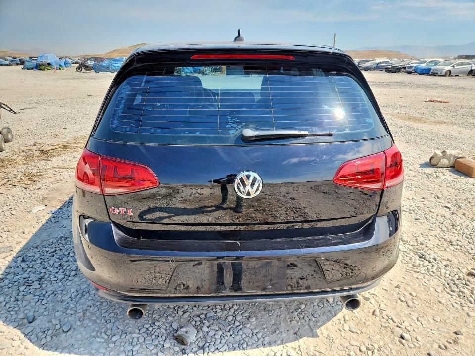 Photo 6 from auction – 2015 VOLKSWAGEN GTI with VIN 3VW547AU2FM100463
