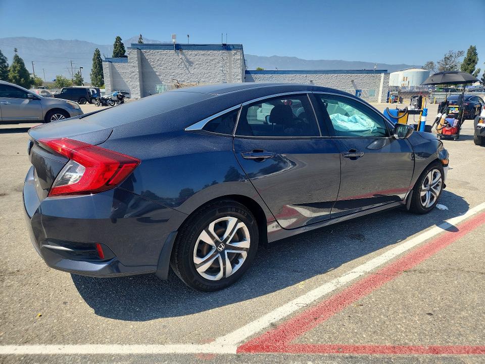 Photo 3 from auction – 2017 HONDA CIVIC with VIN 19XFC2F53HE033822