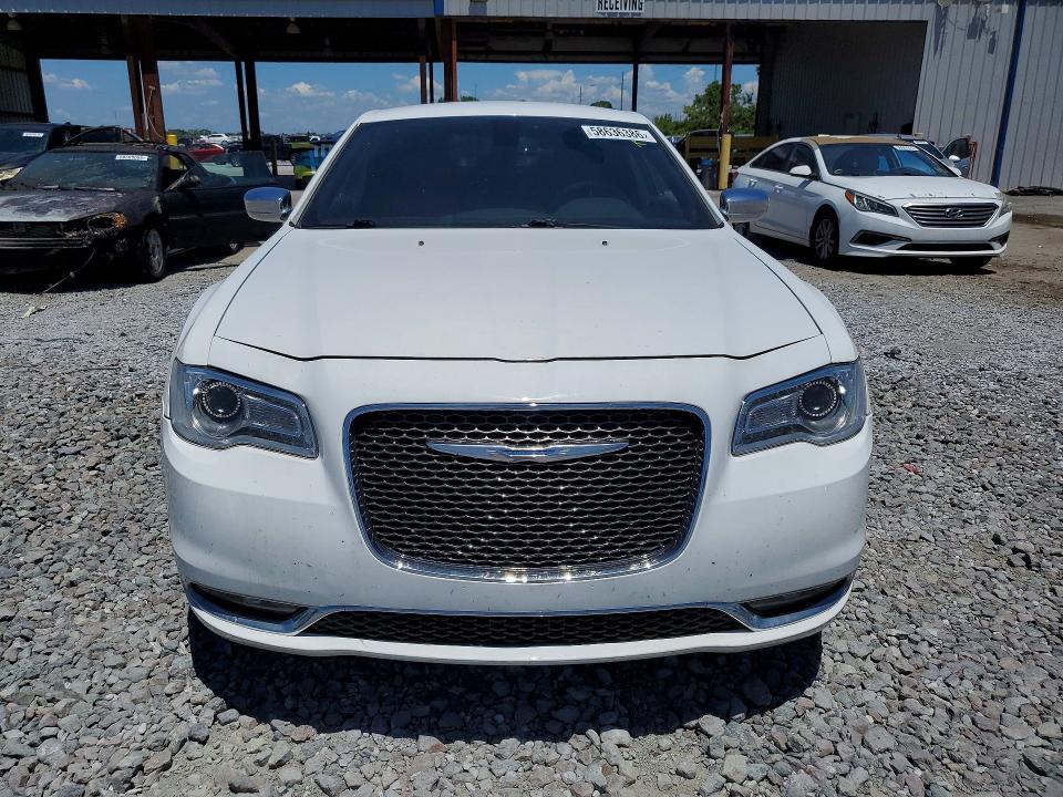 Photo 5 from auction – 2018 CHRYSLER 300 with VIN 2C3CCAKG2JH177235