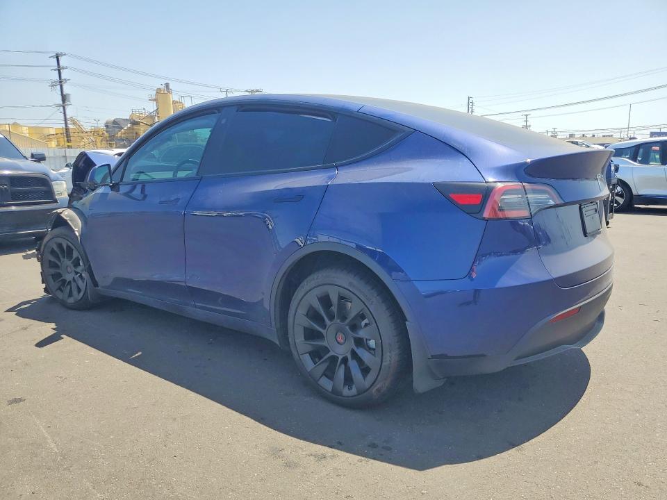Photo 2 from auction – 2022 TESLA MODEL Y with VIN 7SAYGDEE2NF425872